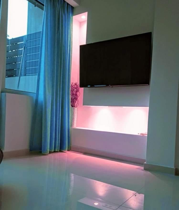 Haris White Apartment Roussospítion Esterno foto