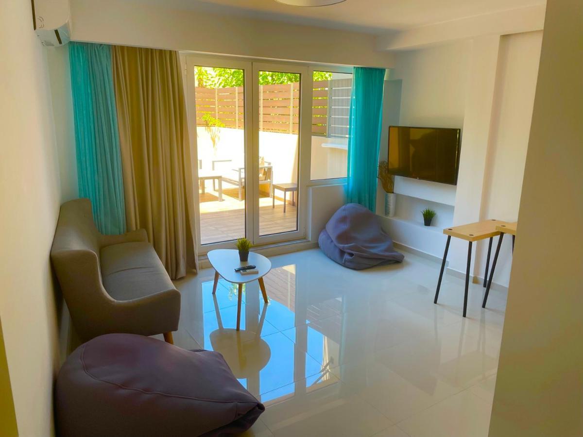 Haris White Apartment Roussospítion Esterno foto