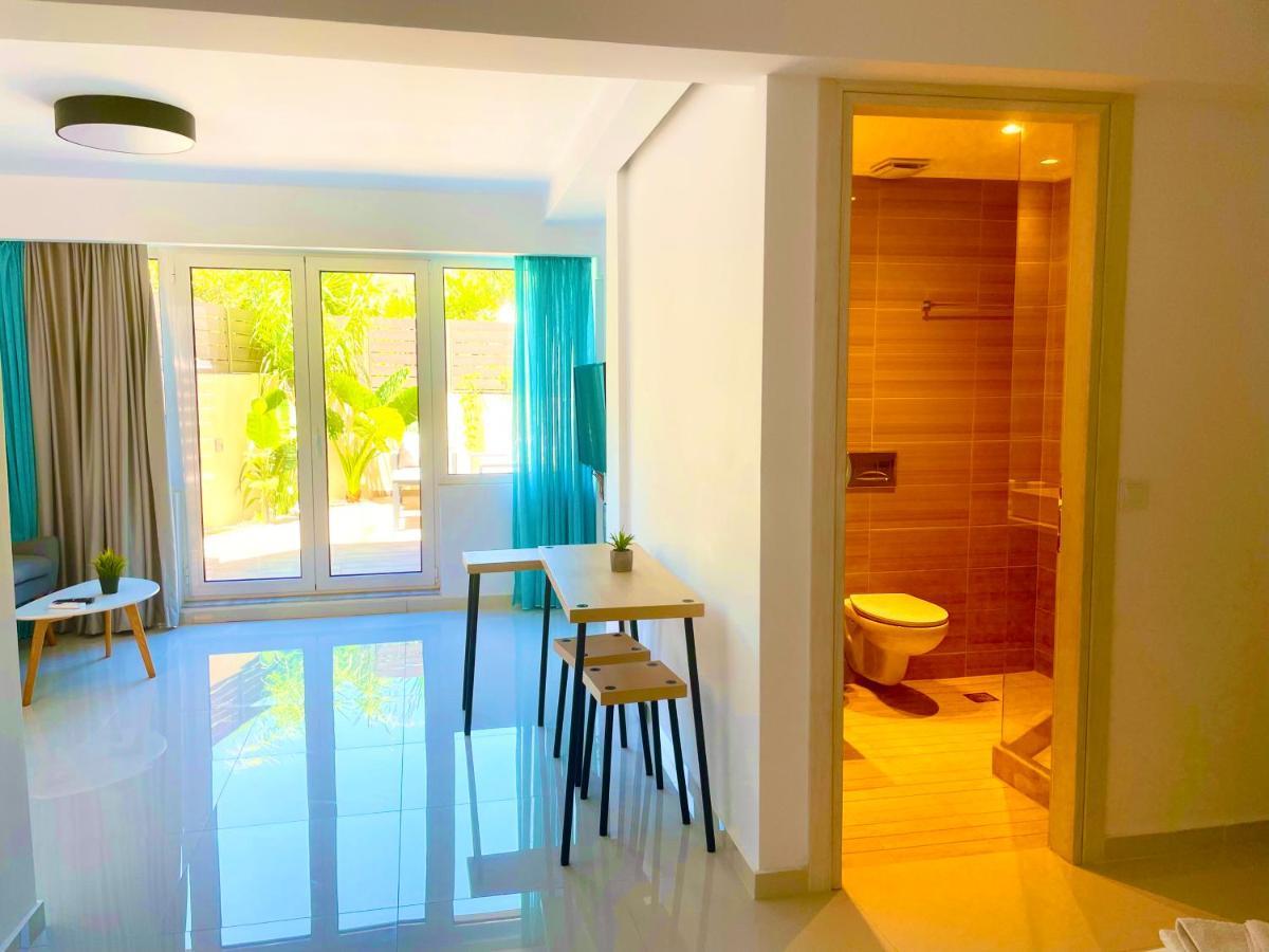 Haris White Apartment Roussospítion Esterno foto